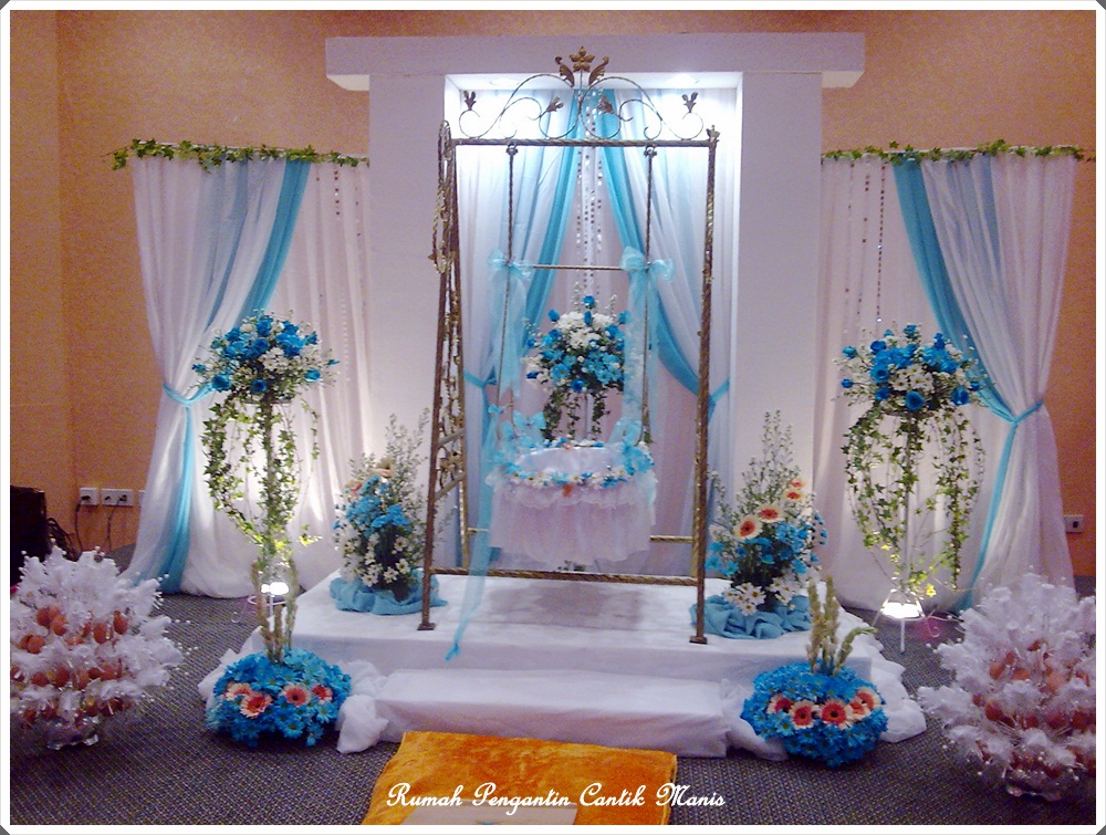 pelamin biru putih Cantik  Manis Bridal Bouquet